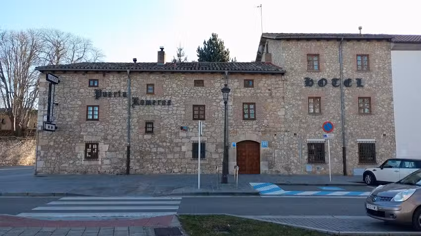 Hotel Puerta Romeros