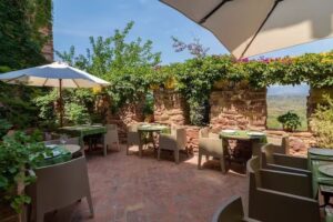 Hotel / Restaurante El Jardin Vertical