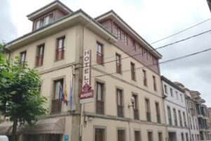 Hotel Restaurante El Manquín