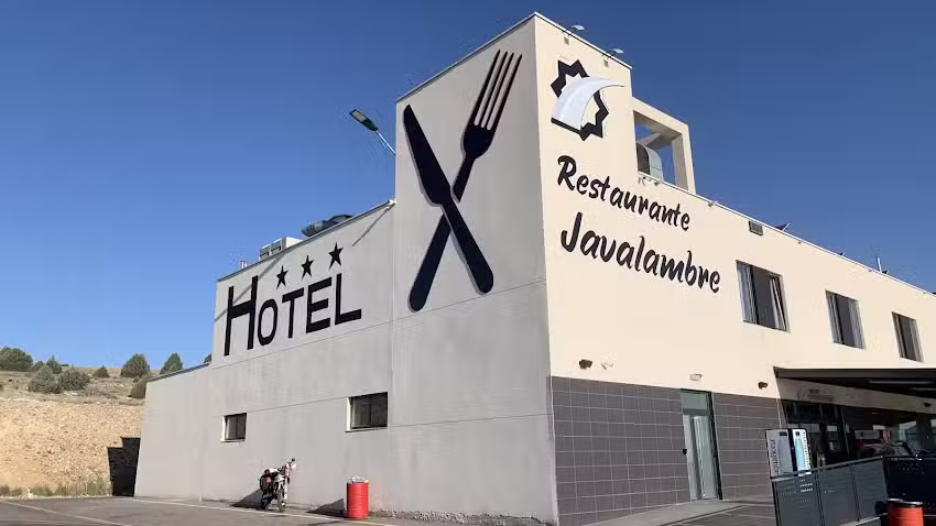 HOTEL RESTAURANTE JAVALAMBRE – BOCADILLOS Y PLATOS COMBINADOS