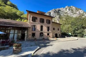 Hotel Restaurante La Casona de Mestas