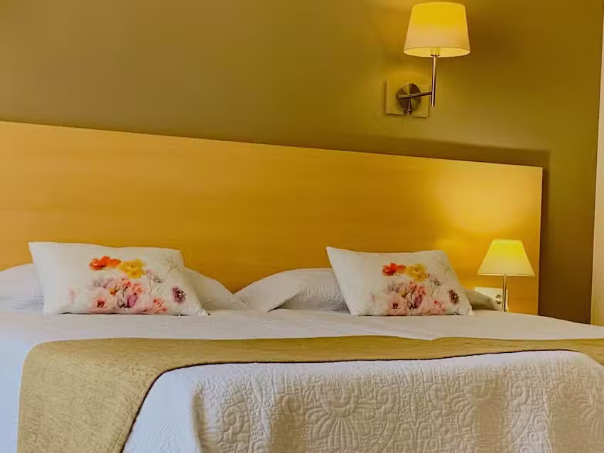 Hotel Restaurante Llansola 1921 – petit Hotel