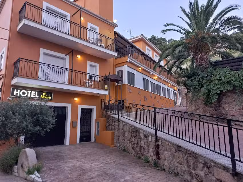 Hotel Rural El Molino. Alojamiento en Baños de Montemayor