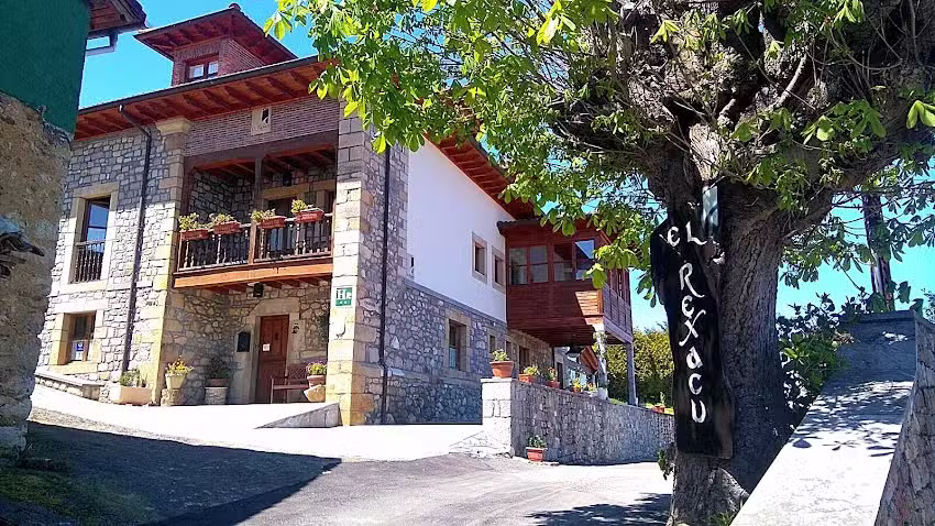 Hotel Rural El Rexacu