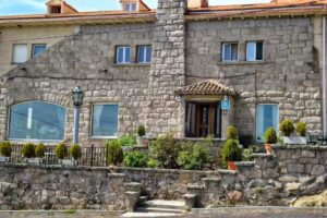 Hotel Sierra Oriente (hotel de 2 hojas de roble)