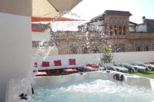 Hotel y Apartamentos Doña Lola