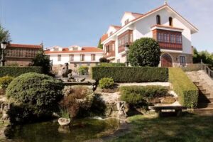 Hotel y Casa Rural en Carballo- Costa da Morte/ Hotel Mar De Queo