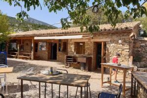 Kalandraka – Restaurante y Alojamiento