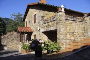 La Casa Vieja De Alceda