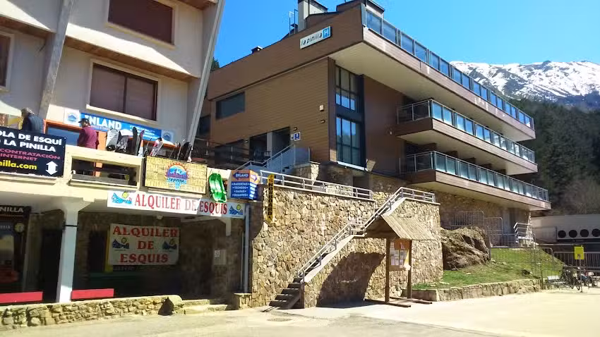 La Pinilla Mountain Resorts | Estación de Esquí y centro de experiencias