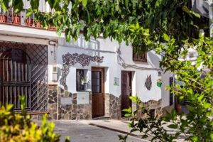 LA POSÁ DE LOS CORRALES DEL GATO CARATAUNAS- Casa Rural en la Alpujarra Granadina