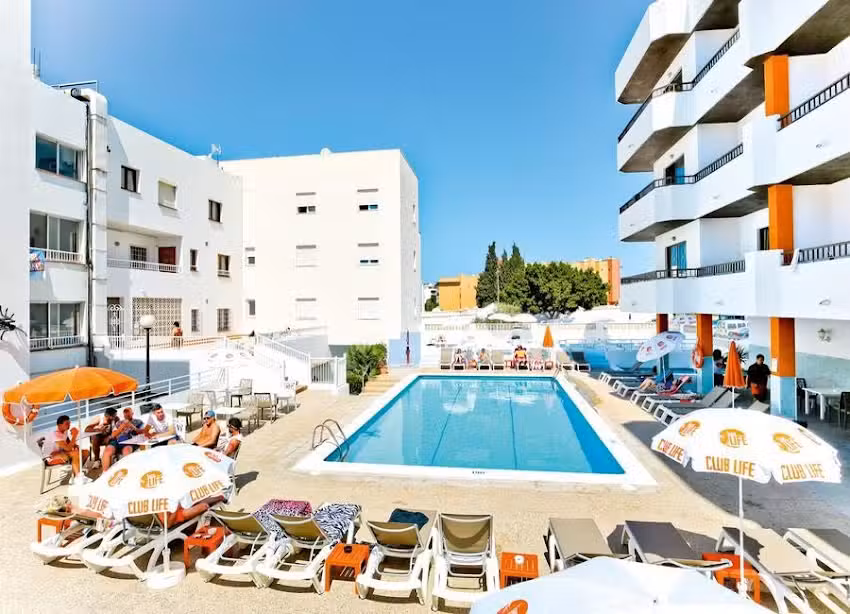 Laura S’Atalaya studios