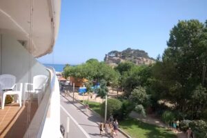 LET’S HOLIDAYS apartments «ÀNCORA»