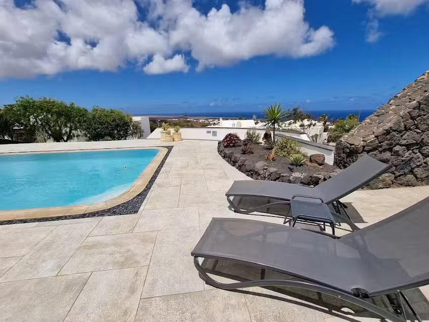 Los Arcos Suites