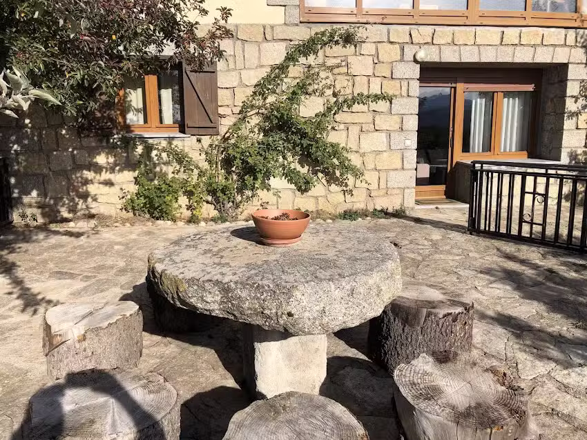 Los Rosales de Gredos.Hoyos del Espino.Avila.Turismo rural