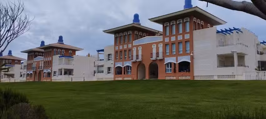 Marina de la Torre, Bloque 8