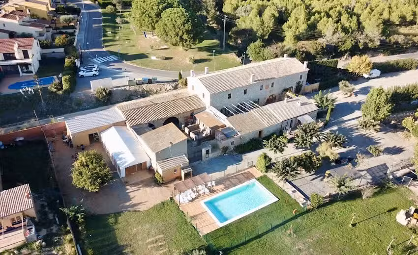 Mas Ramades – Pensada per adults