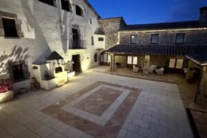 Masia Can Viver – Olive oil tourism B&B