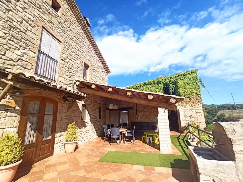 Masia Caselles – Casa Rural