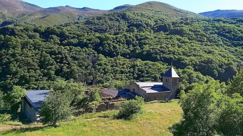 Monasterio y Albergue de San Pedro de Montes