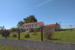 O Labrego. Apartamentos.