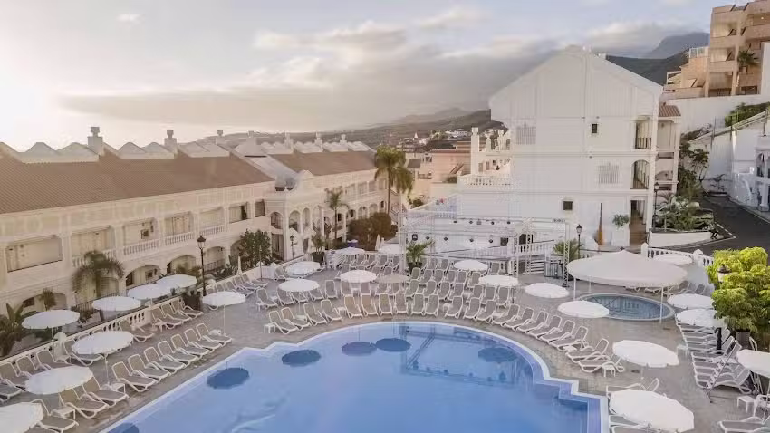 Ona Hollywood Mirage