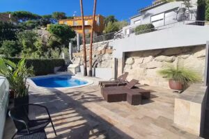 Opening Doors Premiá de Dalt