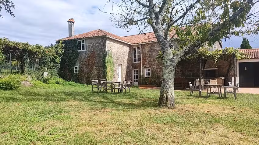 Pensión Albergue de Logrosa.