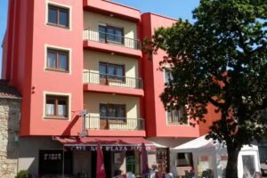 Pension Cafe Bar Plaza