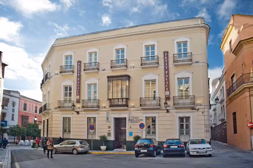 Petit Palace Santa Cruz