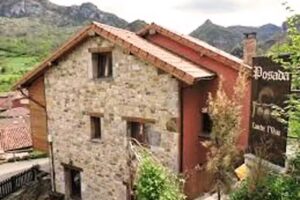 Posada Cantu L’Osu · Parque Natural de Redes ·Albergue de Soto de Agues