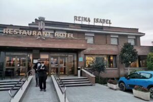 R Restaurant Hotel