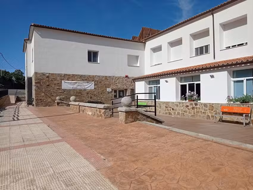 Residencia de la Tercera Edad y Centro de Día «Sierra de Los Canchos»