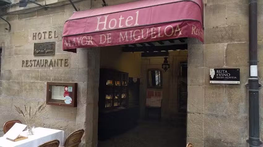 Restaurante Mayor de Migueloa | Carnes a la Brasa | Bodega & Hotel