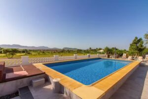 Rico’s Retreat Holiday Rental and Motorhome Stop