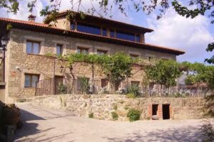 ROPINO, Casa Rural y Restaurante