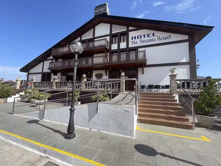 Santa Susanna Resort