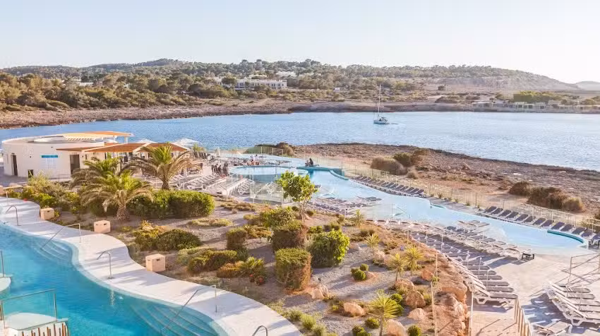 Sirenis Seaview Country Club