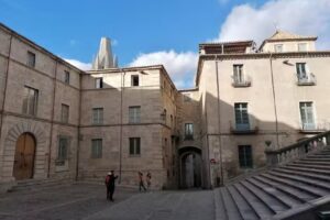 Stayingirona. Creative apartments. el cava. Centre