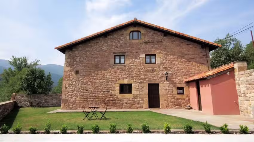 THE DEER HOUSE. Casa Rural