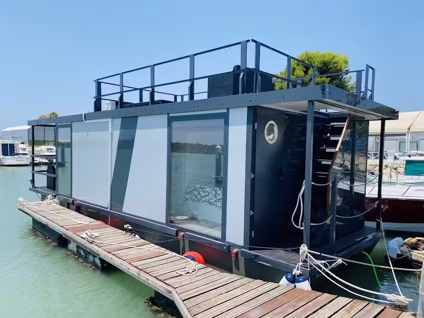 The Houseboat Cádiz El Puerto