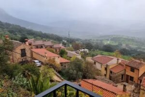 Turismo Rural la Jara de Las Villuercas; apartamentos El Mirlo Azul y El Nido de la Collalba