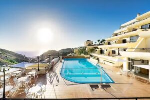 Ura Hotels – Apartamentos Roslara