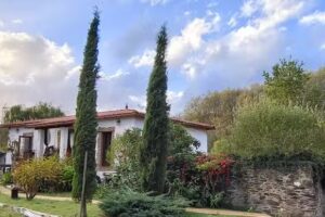 Villa A PORTA. Exclusividad en la Ribeira Sacra Hasta 6 huéspedes
