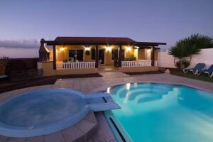 Villa con Piscina y Jacuzzi Fuerteventura