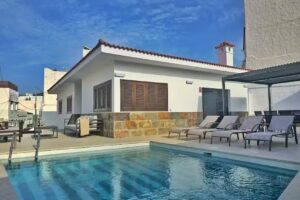 Villa de Pepe y Lola