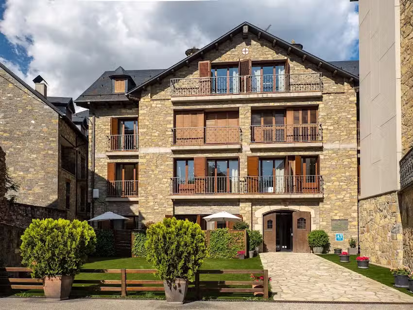 Villa De Plan Apartments&Suites
