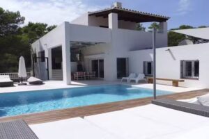 Villa en Cala Tarida con piscina privada y vistas al mar- Belvilla by Oyo