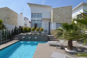 Villa en Ciudad Quesada con piscina y playa- Belvilla by Oyo