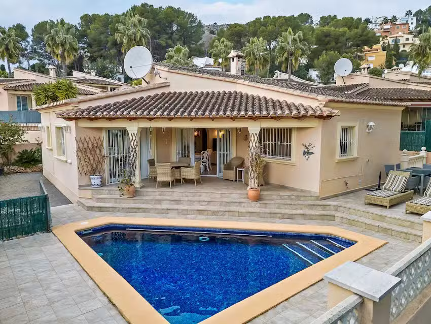 Villa Palmito by Aldertons